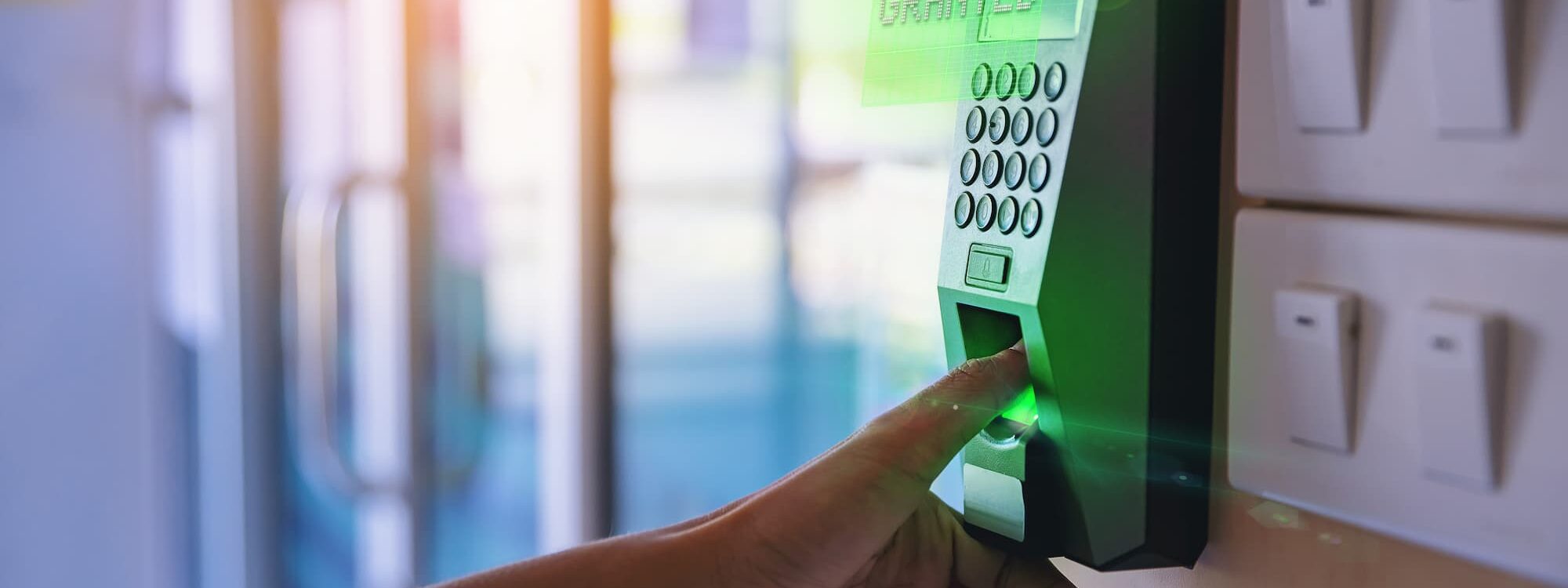 Ouverture par empreinte digitale, code ou smartphone : les nouvelles technologies pour sécuriser votre porte d’entrée Schiltigheim